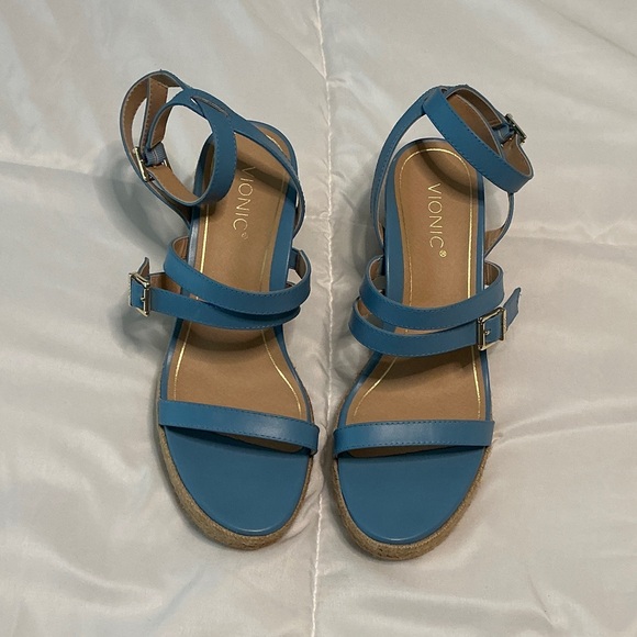Vionic Sabina Strappy Sandals - 3 1/2" Heel - Light Blue - Size 10 - EUC - Picture 2 of 9